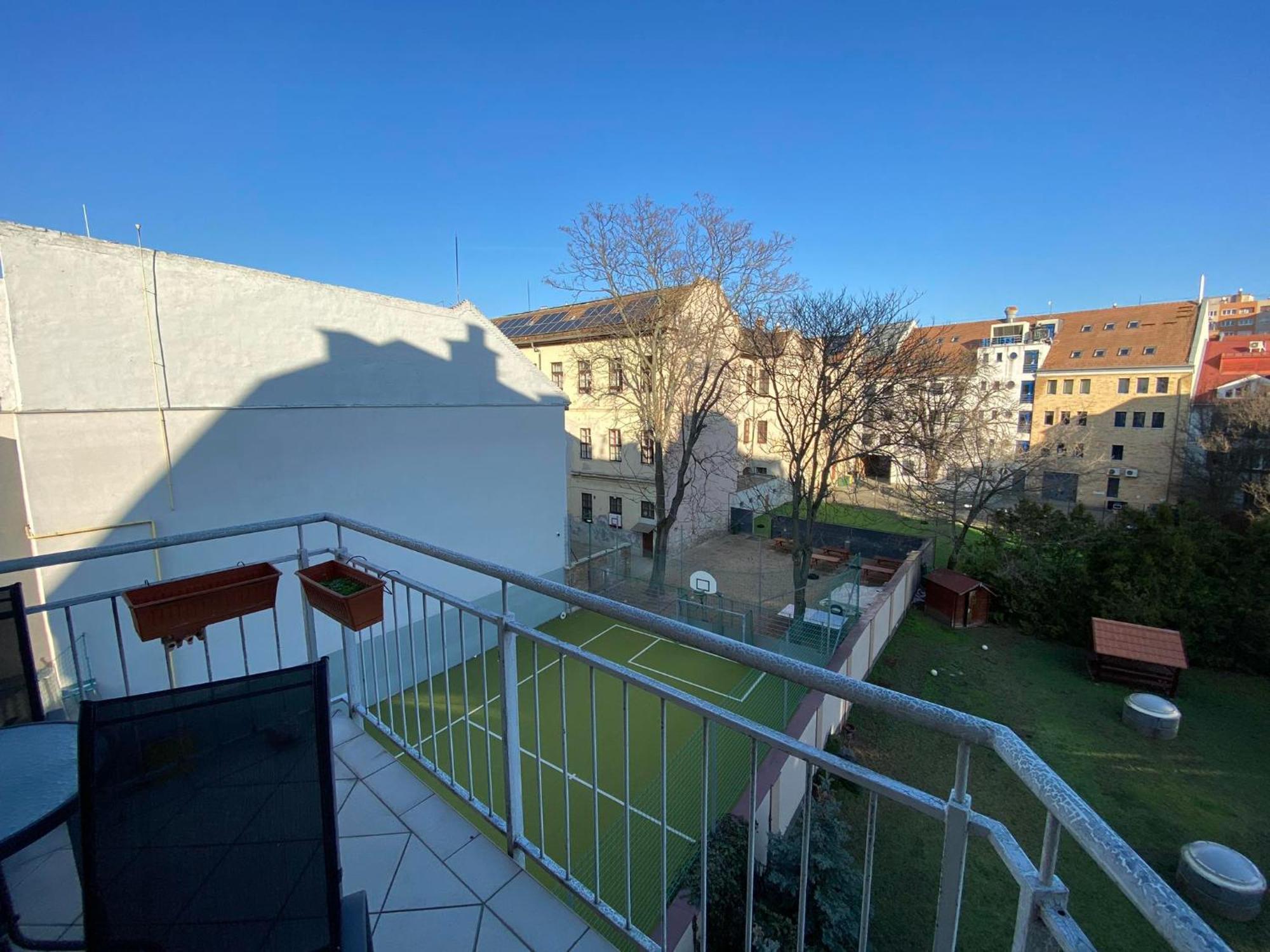 Skylark Cozy Bigger Apartment Budapest Exteriör bild